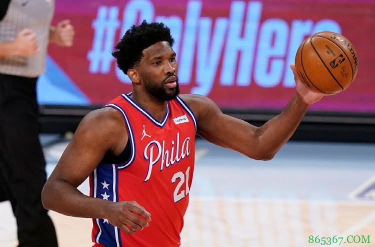 三节打卡下班！恩比德独砍24分13板5助攻&正负值+22