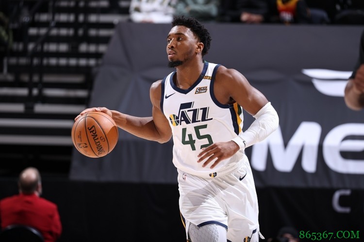 斯奈德：米切尔与球员们都有挫败感 将重新振作继续比赛