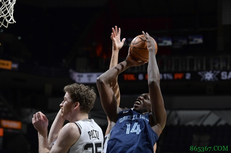 马刺对阵国王 吉昂因教练决定不会出场&瓦塞尔可以出战