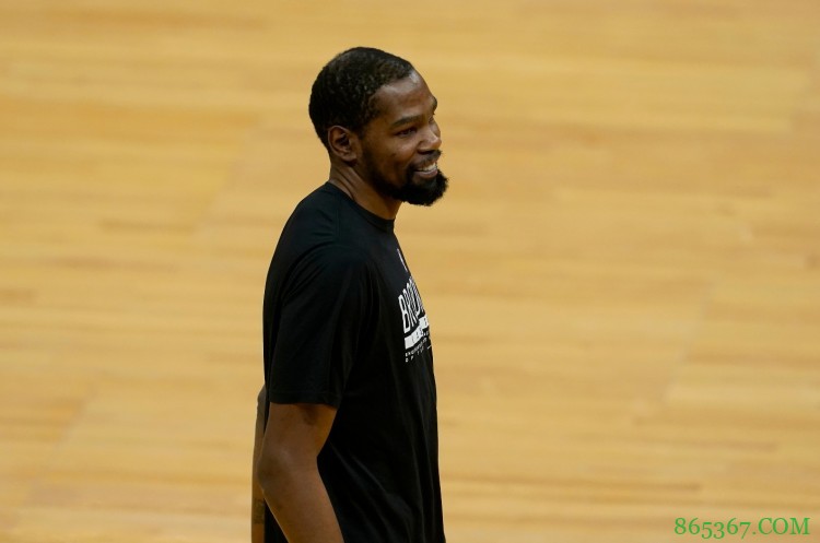 杜兰特高强度对线:没有轻松的冠军一说 我上推特时也没轻松过