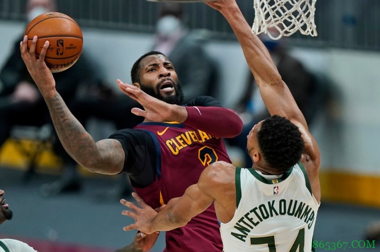 名记：湖人成为庄神争夺战的唯一领跑者 后者很快会做出决定