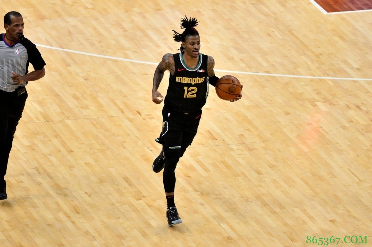 莫兰特：赢球是球队共同努力的结果 给今晚自己表现打7.5分