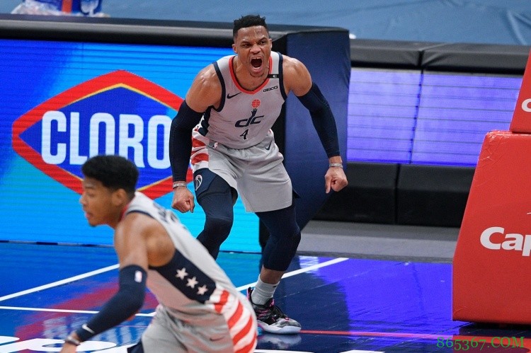 麦康纳谈威少炸裂三双：他就像是在打电子游戏