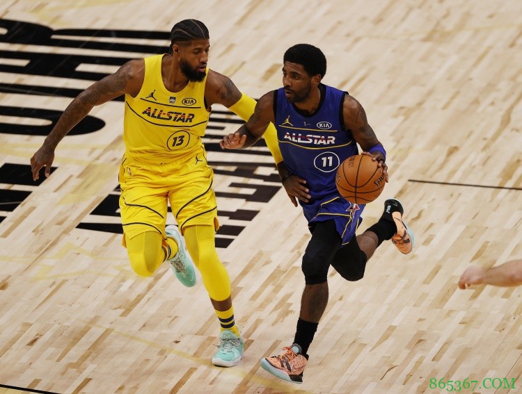 ⭐欧文15投10中高效砍下24分6板12助2断 献罕见双手劈扣