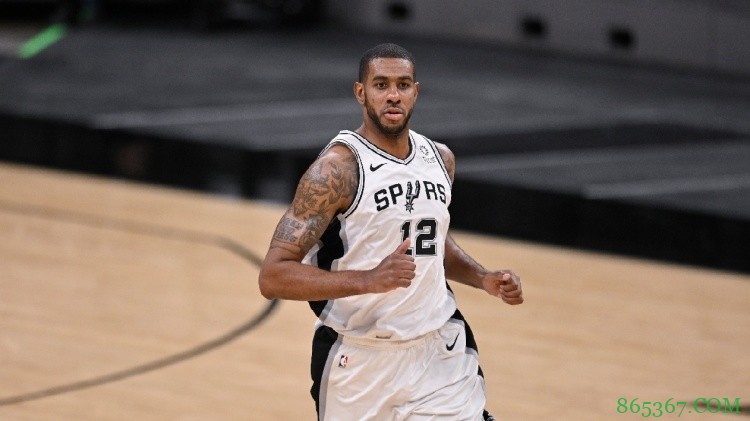 名记:马刺有信心给阿德找到交易下家 甚至可能就在下周