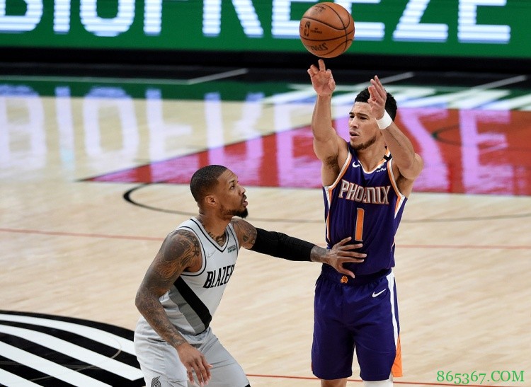 24岁零132天！布克达成100场得分30+ 史上第八年轻