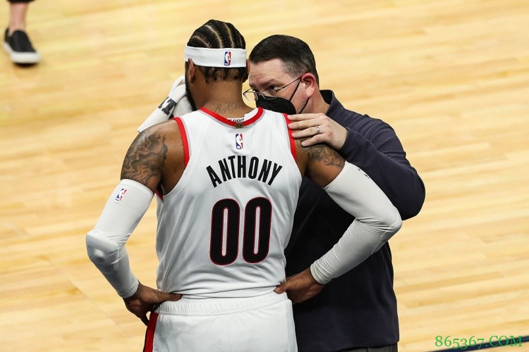 ?安东尼26分&里程碑 利拉德25+10 唐斯34+10 开拓者擒狼