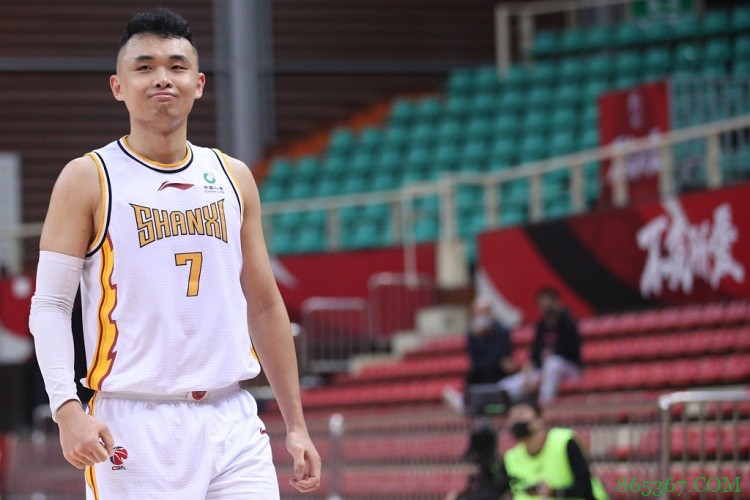 【CBA各项之最】历史单场三分命中数 罗杰斯15记排名第1