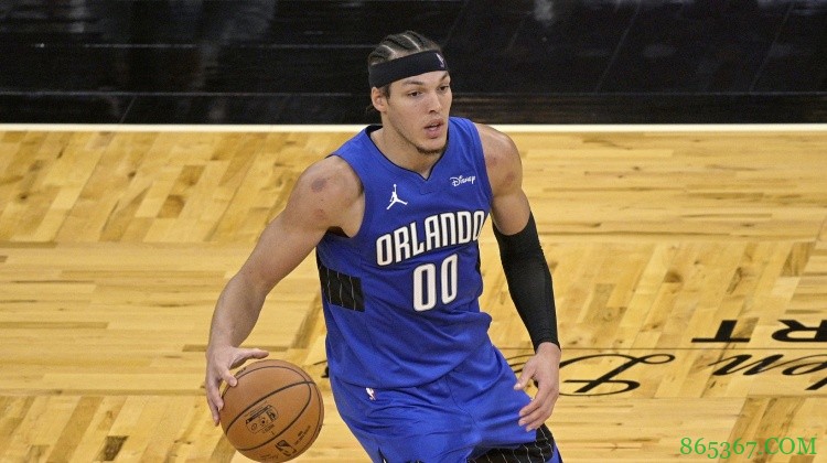 美记：火箭之前似乎特别有动力引进魔术前锋阿隆-戈登