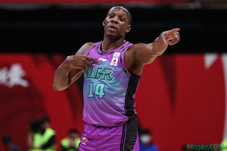 老当益壮!哈德森对阵北控砍下个人本赛季第二次三双