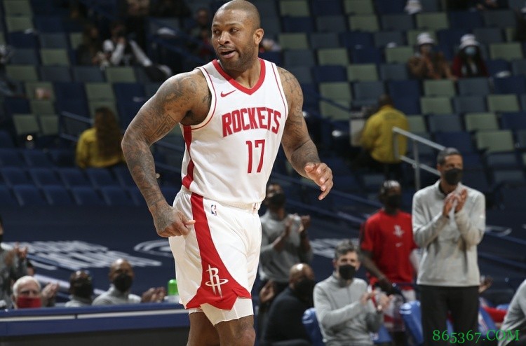 PJ-塔克近5个多赛季以来命中502记底角三分 同期联盟第一