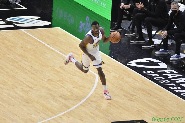 科尔：维金斯自全明星周末后焕然一新 即使是超巨也会有起伏