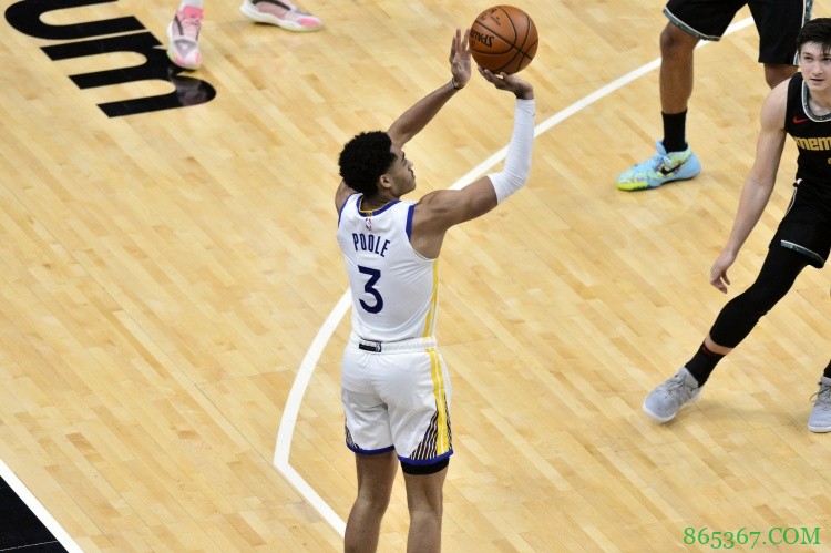 玩会了!普尔三月场均18.5分 命中率接近180俱乐部