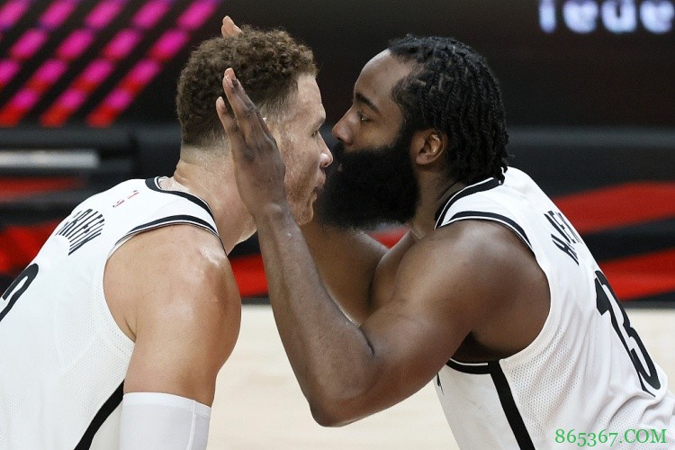 哈登:杜兰特和欧文缺阵时 其他人都很清楚自己的角色