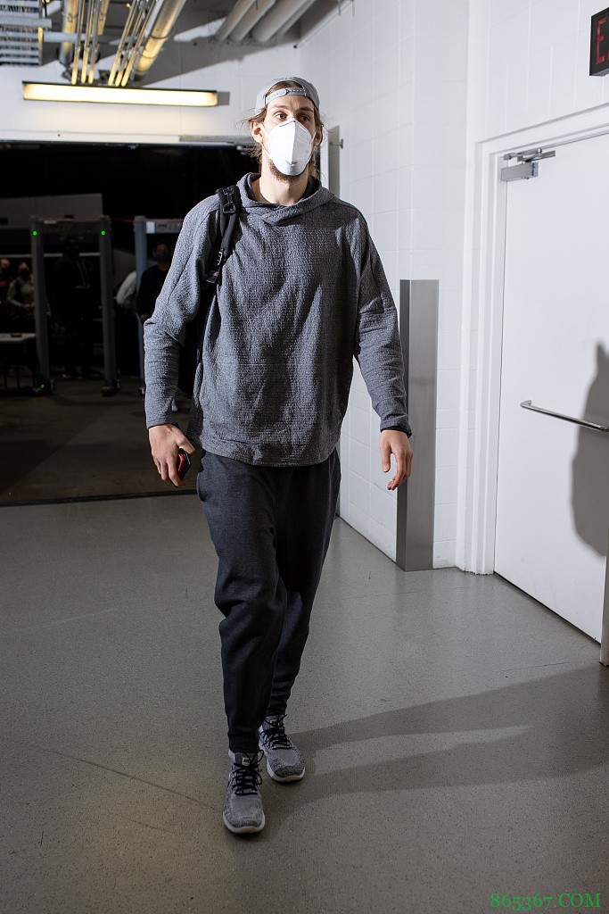 这是真核啊！奥利尼克首节再砍11分 带队一波15-0反超灰熊