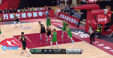 付豪替补出战31分钟斩获18分7板1帽 屡献精彩篮下脚步