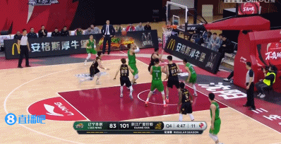 付豪替补出战31分钟斩获18分7板1帽 屡献精彩篮下脚步