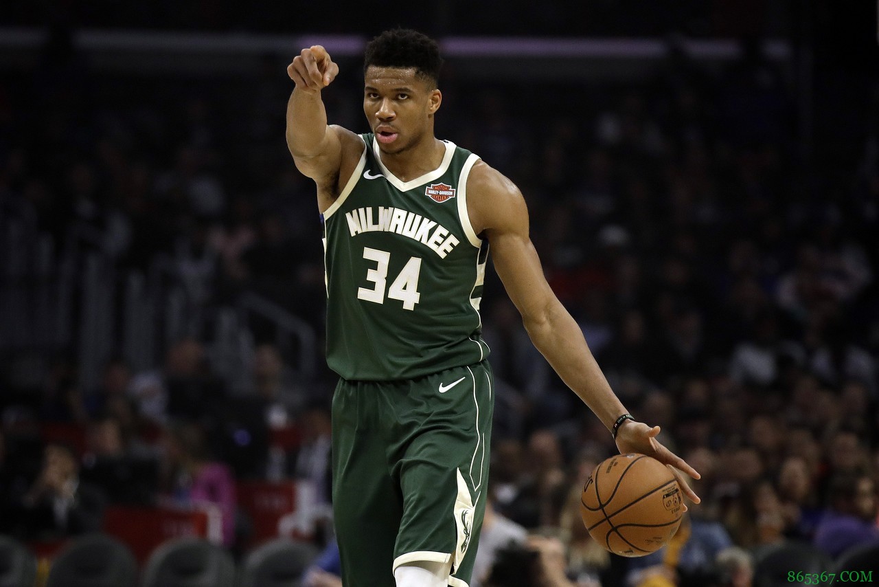 恭喜!字母哥得分升至雄鹿队史第三 接下来将追逐格伦-罗宾逊