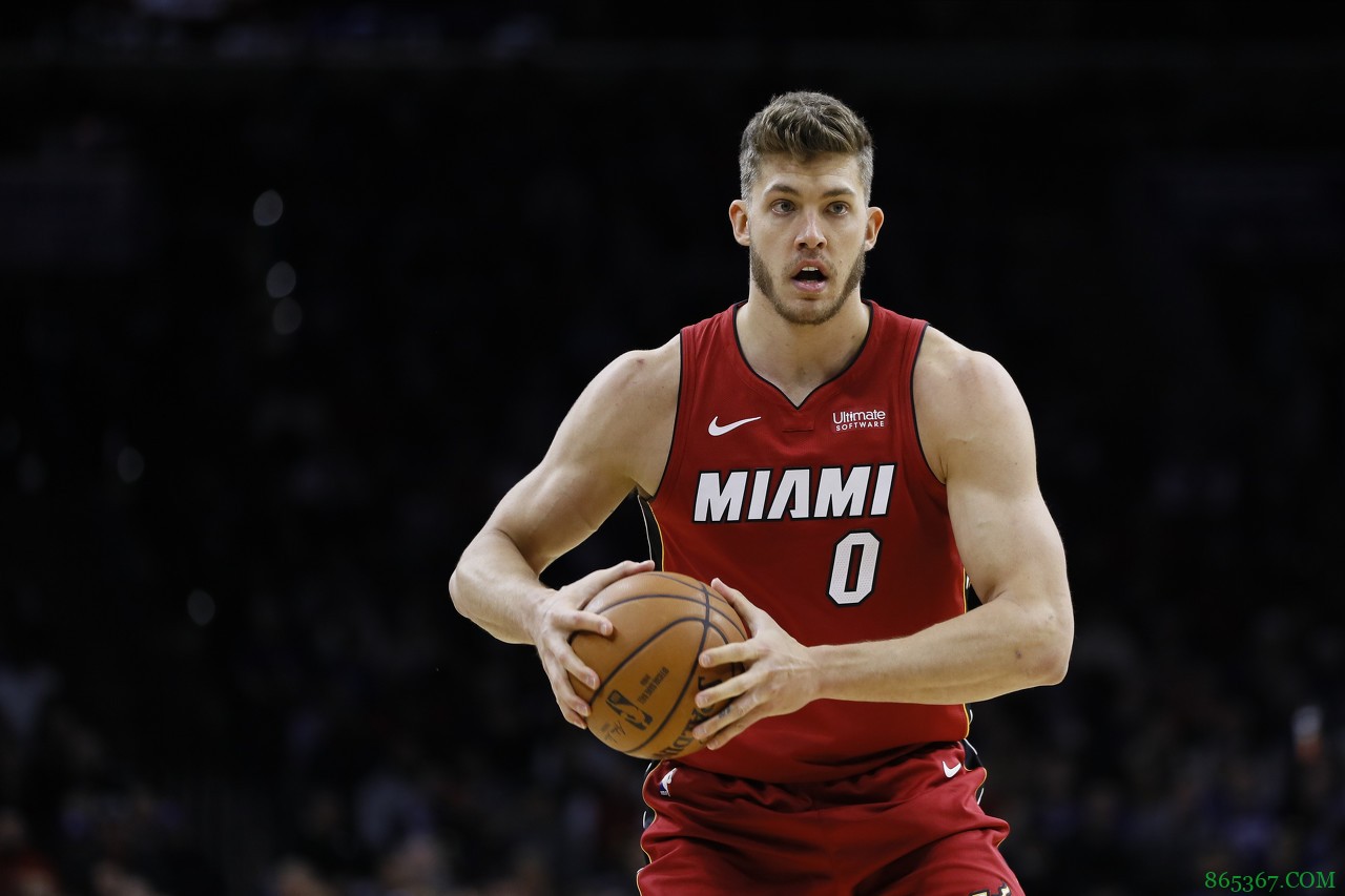 迈尔斯-莱昂纳德在直播中使用反犹太言论 现已发文致歉