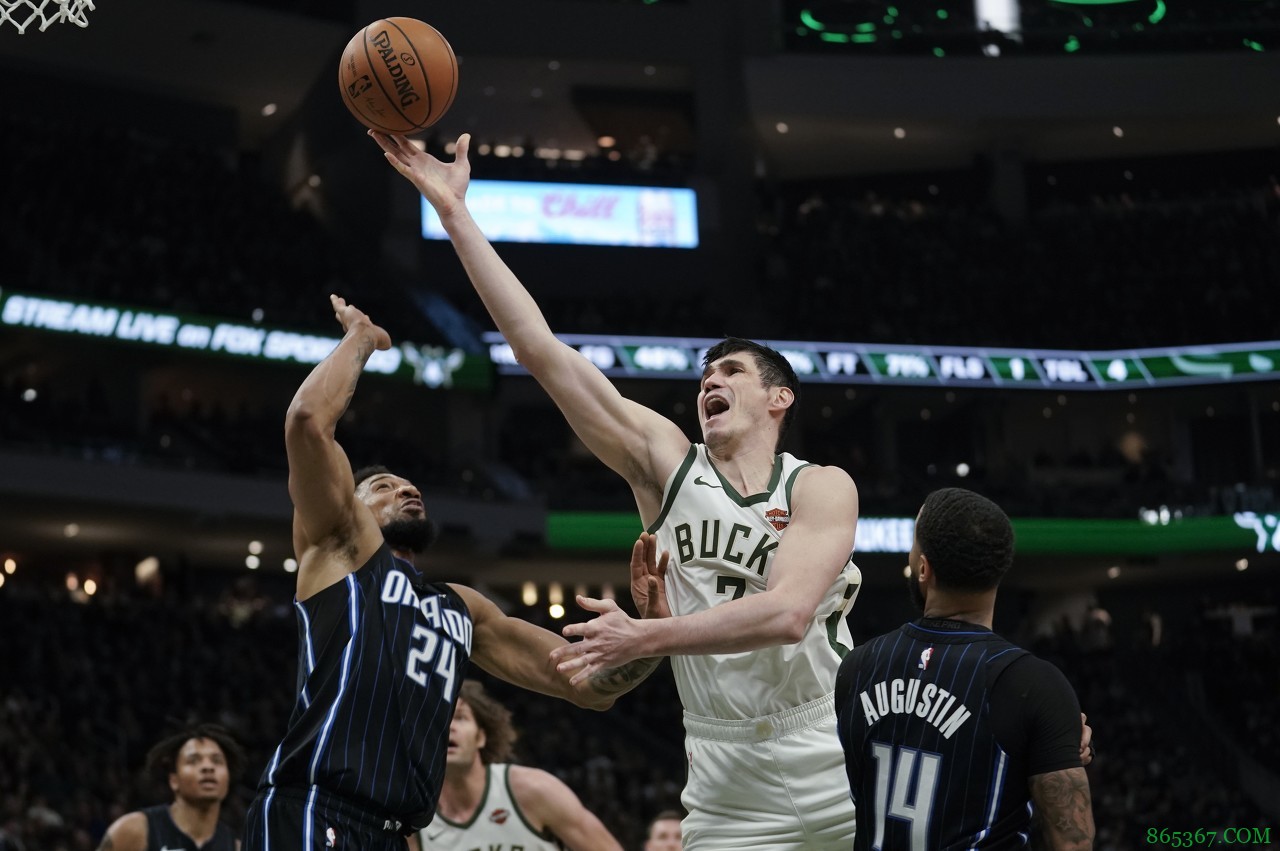 名记:伊利亚索瓦计划签约爵士