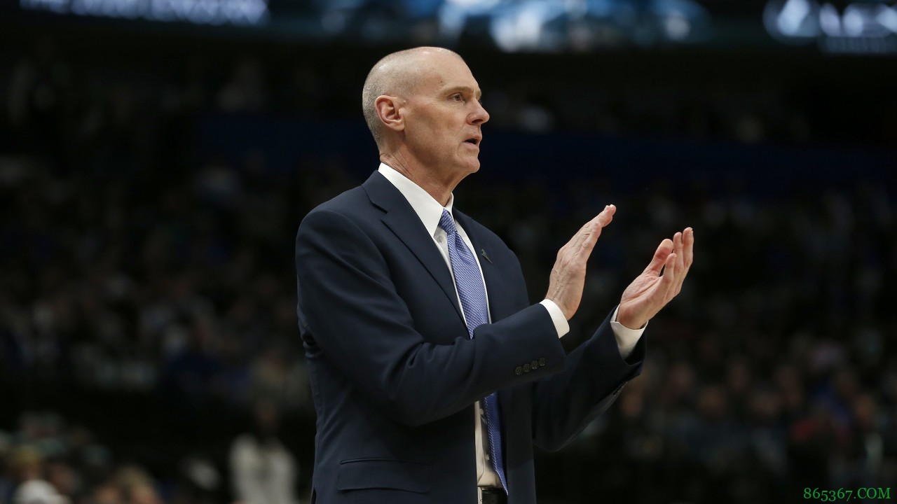 卡莱尔谈波津：下半场的得分至关重要 他是篮下强有力的存在