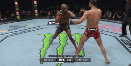 UFC261乌斯曼KO对手成功卫冕 字母哥发文祝贺同胞