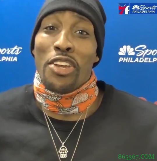 ?霍华德赛后开心哼唱?? 全程忽略记者提问