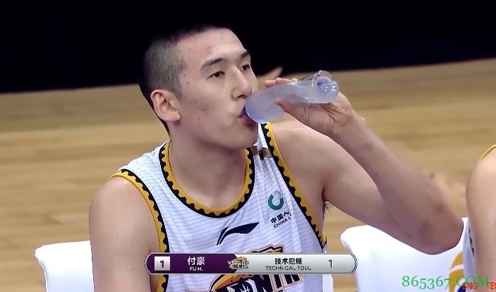 【投票】付豪梦幻脚步勾手被吹走步 他真走步了吗？