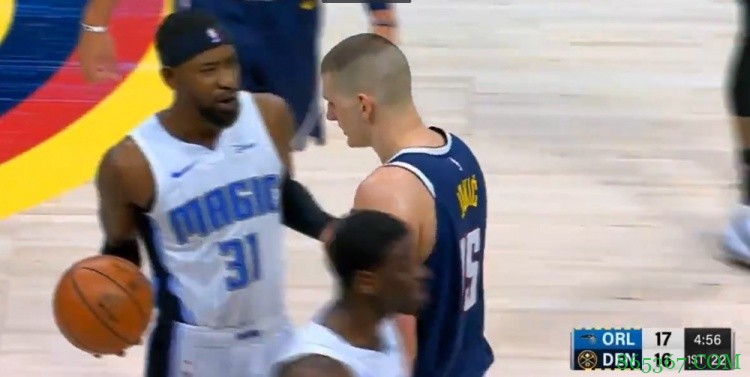 球商!约老师为了找裁判对线 故意犯规罗斯暂停比赛