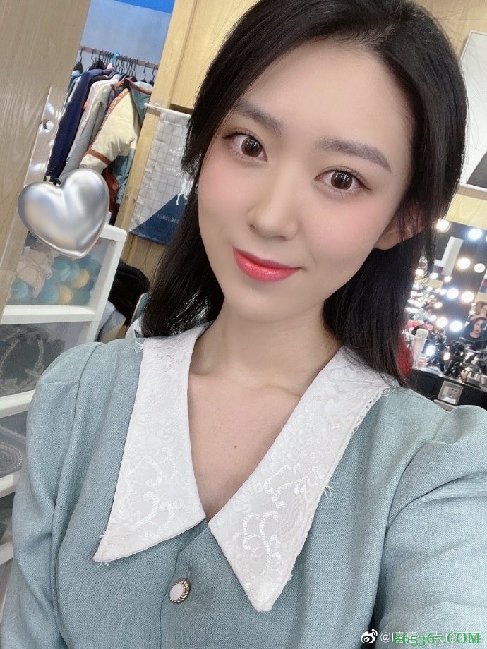 金金女友？张镇麟与中传18级小姐姐频繁互动：喵喵喵