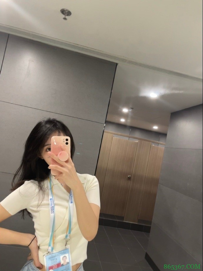 金金女友？张镇麟与中传18级小姐姐频繁互动：喵喵喵