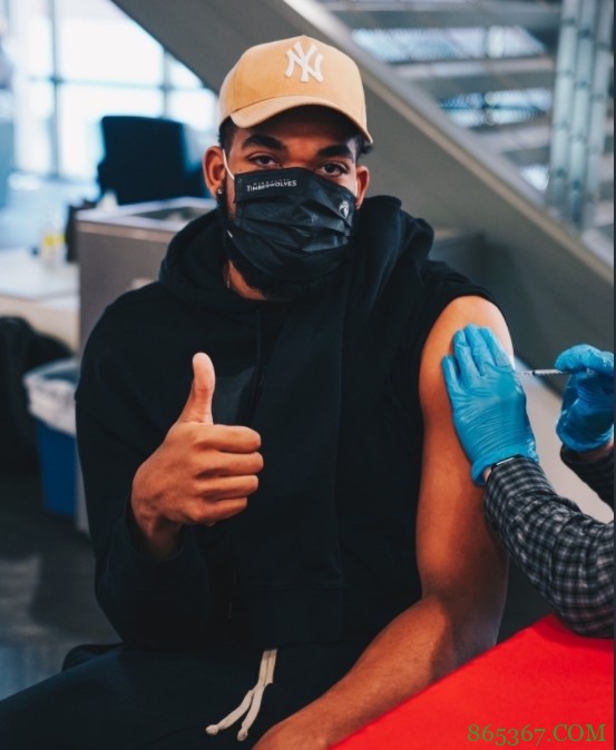 第一针！唐斯社媒晒出接种疫苗照片