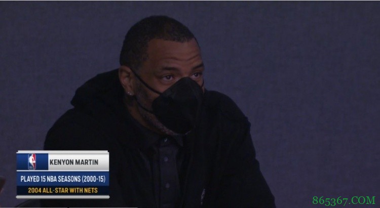 老肯扬-马丁今日现场观战火箭vs快船