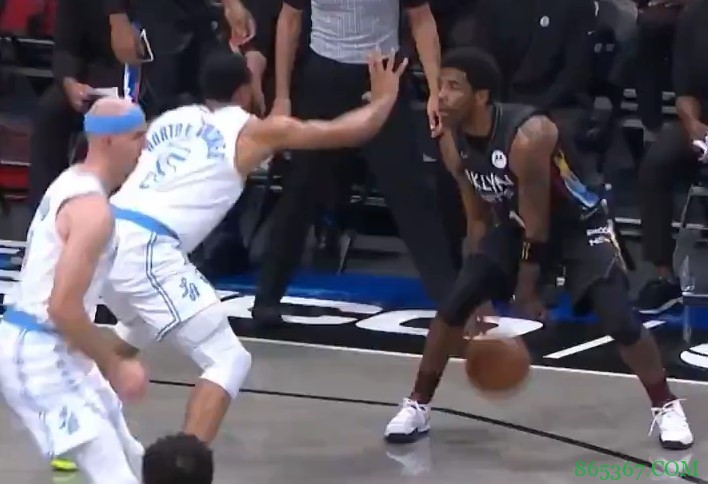 拜佛+转身+后仰跳投!欧文单打塔克美如画