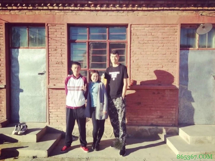 同曦发文介绍焦恩格尔:17岁放羊 18岁开始打球 25岁打上了CBA