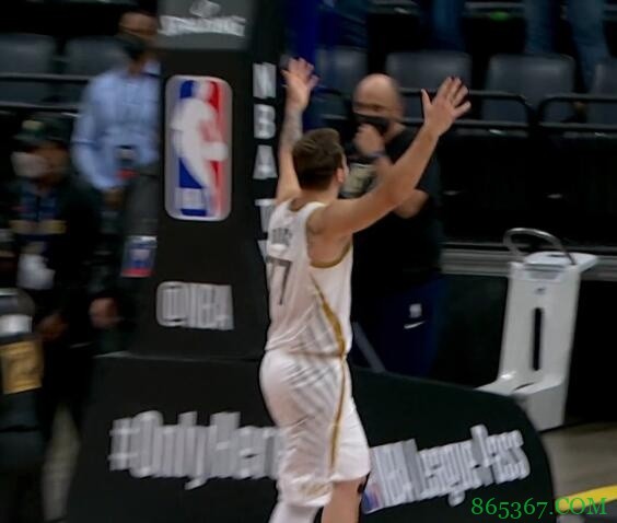 东契奇:绝杀球投出之前甚至没看篮筐 能进非常惊讶