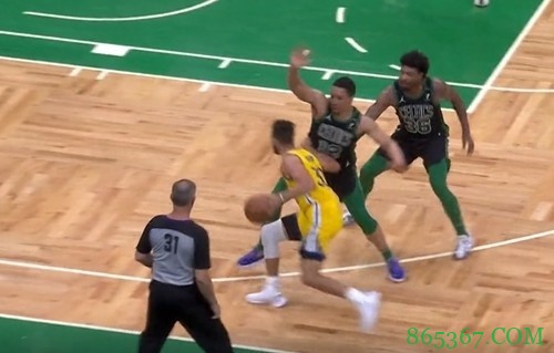勇士VS绿军述评：伟大球员！史蒂芬-库里超越胜负的震撼表演