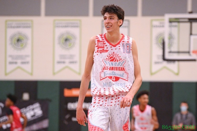 全美第一高中生霍姆格伦承诺冈萨加大学 曾在训练营“暴打”库里