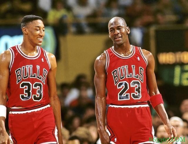 25年前的今天:攻防俱佳的公牛取得常规赛72胜创纪录