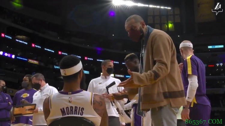 浓眉：受伤时我扮演另一个教练的角色 和杜德利差不多