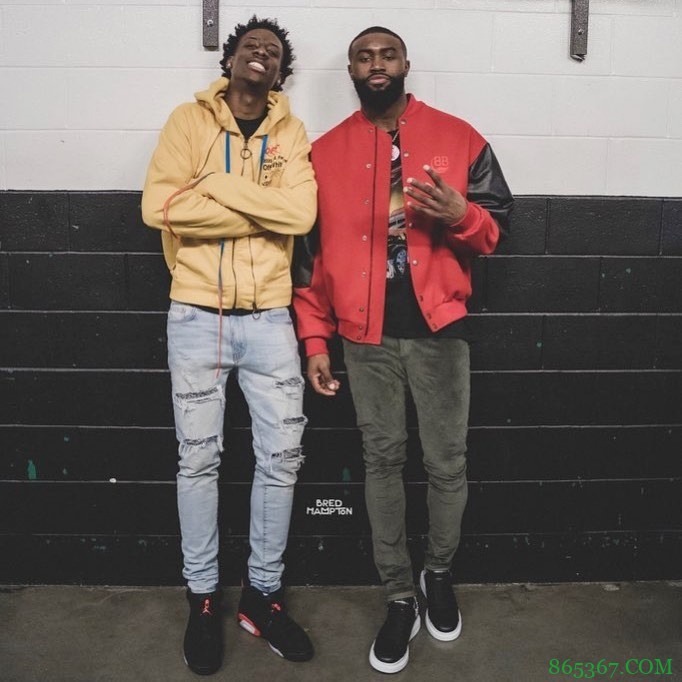 杰伦-布朗@NBA官方:请在今年选秀大会上念出克拉克的名字