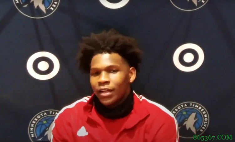 为何最近球队第四节比之前打得好?爱德华兹:之前第四节我不上