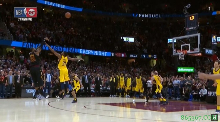 三年前的今天：詹姆斯三分压哨绝杀步行者 率队赢下天王山之战