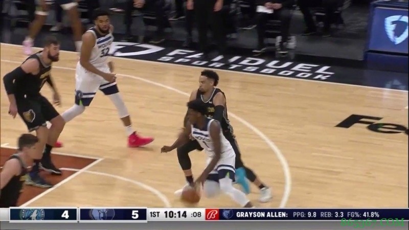 ?瓦兰19+11 唐斯30+16 灰熊8人上双擒狼