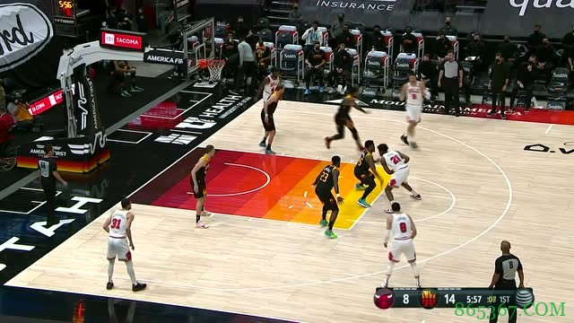 ?米切尔26分 戈贝尔19+13 杨25+7 爵士胜公牛豪取8连胜