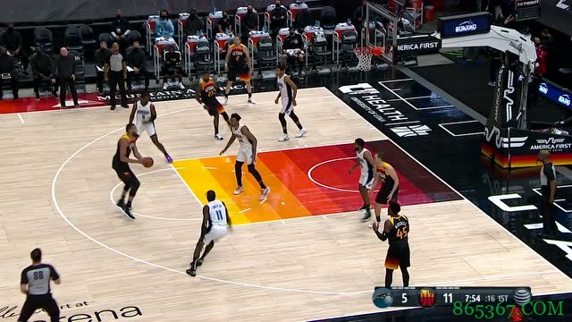 ?米切尔22分 戈贝尔11+6 爵士26记三分射穿魔术取九连胜