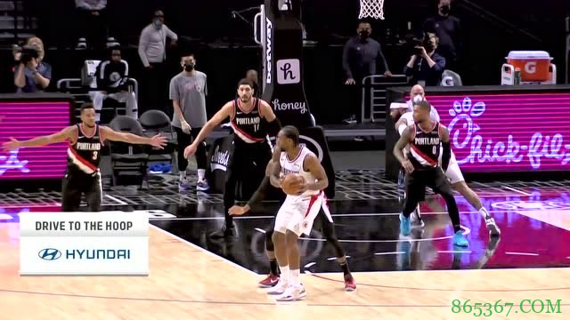 ?乔治36+5 小卡29+12+7 鲍威尔32分 快船轻取开拓者