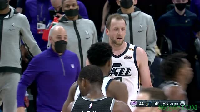 ?米切尔42分 康利26+6 福克斯30+8 爵士3人20+胜国王