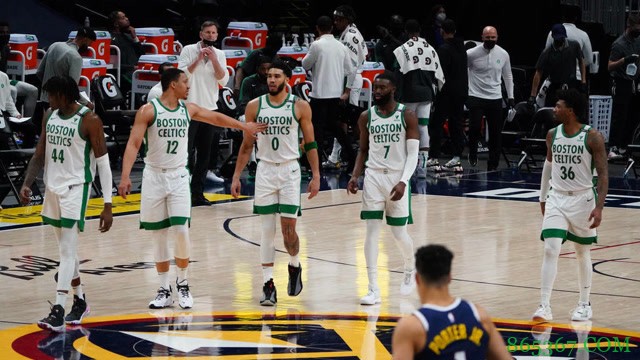 ?獭兔28+10 约基奇17+10+11 掘金末节崩盘被绿军终结8连胜