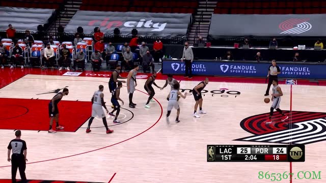 ?乔治33+11&罚球绝杀 麦科勒姆28+5+5 快船逆转开拓者